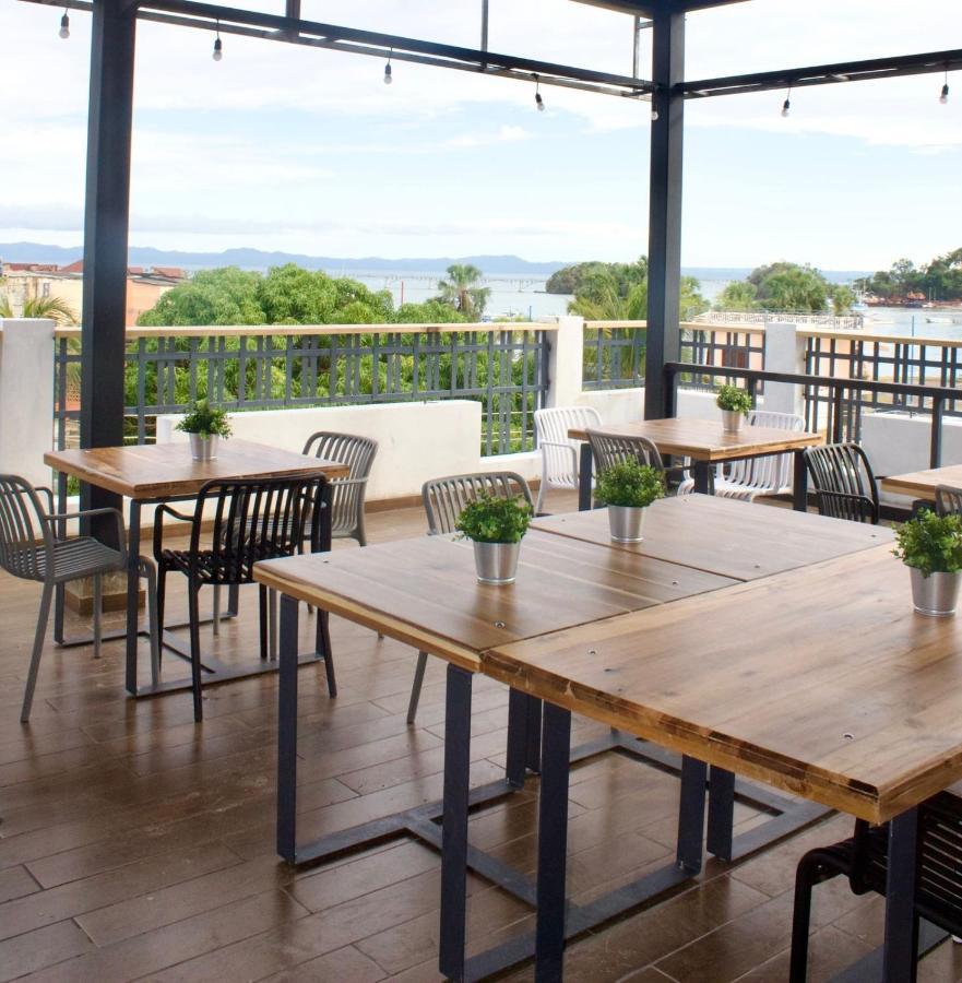 Hostal Marina Samana Zewnętrze zdjęcie