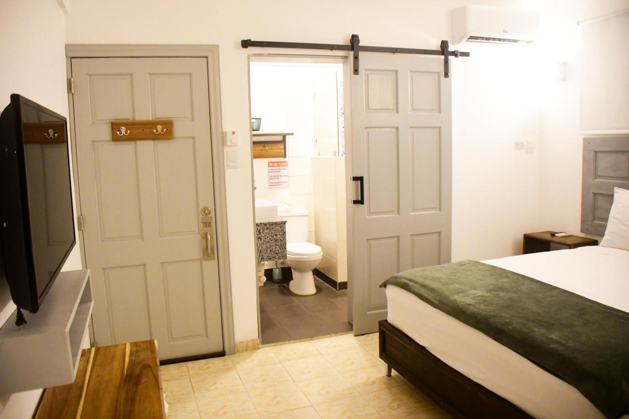 Hostal Marina Samana Zewnętrze zdjęcie