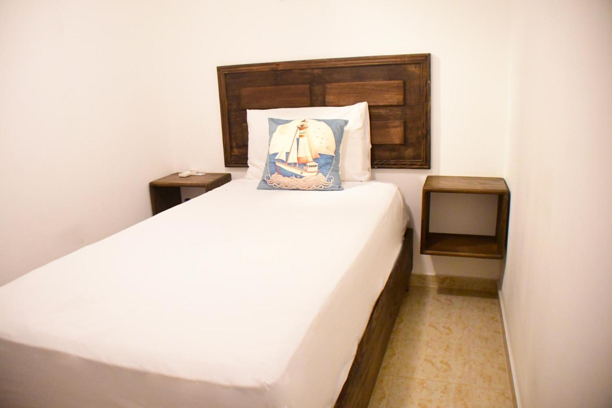 Hostal Marina Samana Zewnętrze zdjęcie