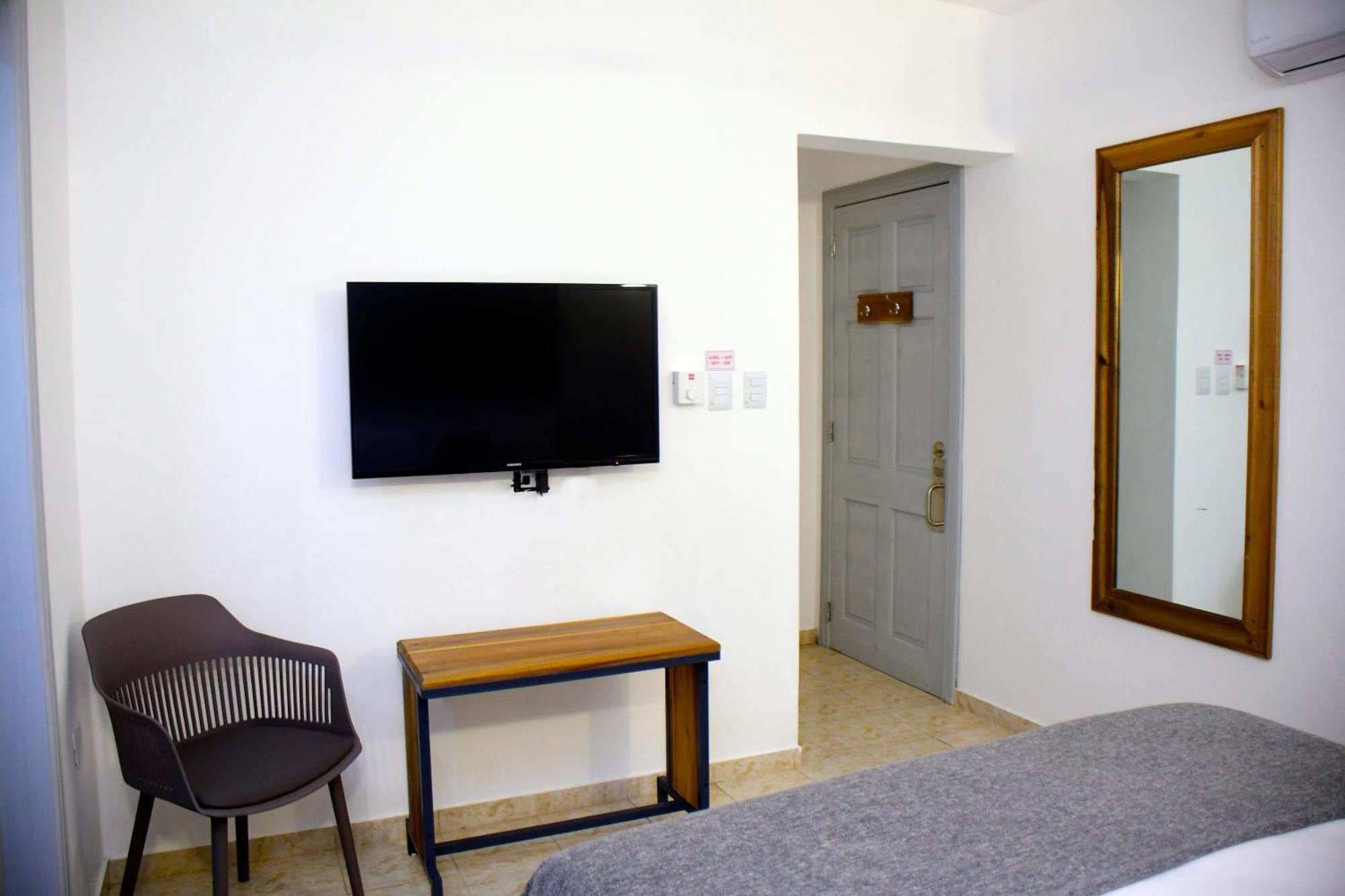 Hostal Marina Samana Zewnętrze zdjęcie