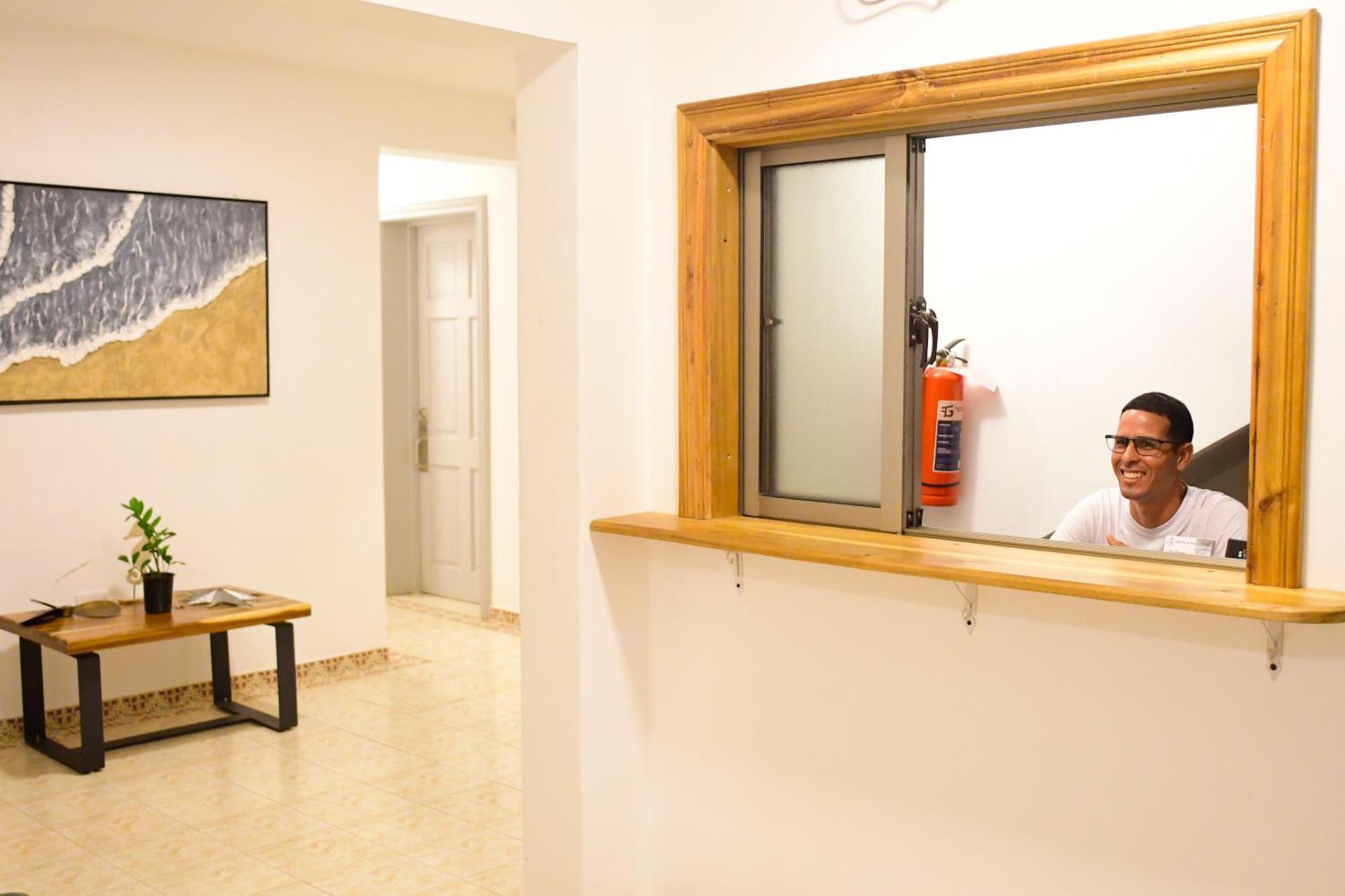 Hostal Marina Samana Zewnętrze zdjęcie