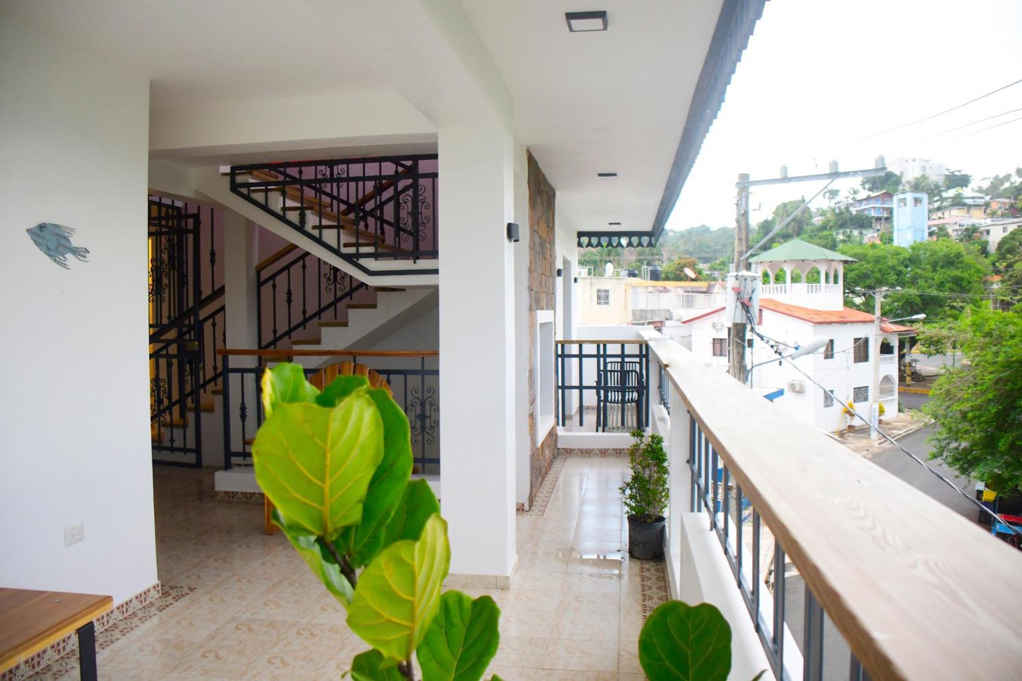 Hostal Marina Samana Zewnętrze zdjęcie